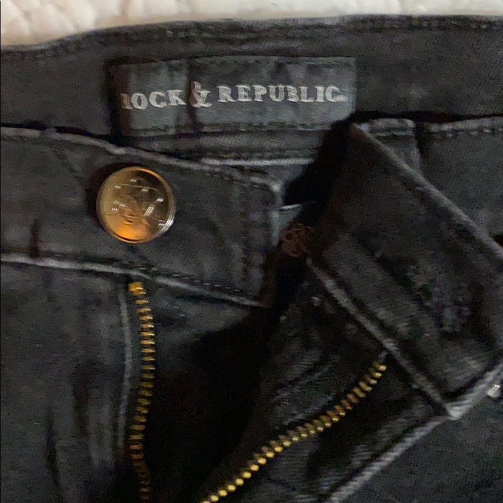 Shorts - Picture 2 of 4